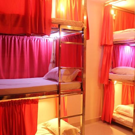 Sunset Backpackers Hostel Орчха Экстерьер фото