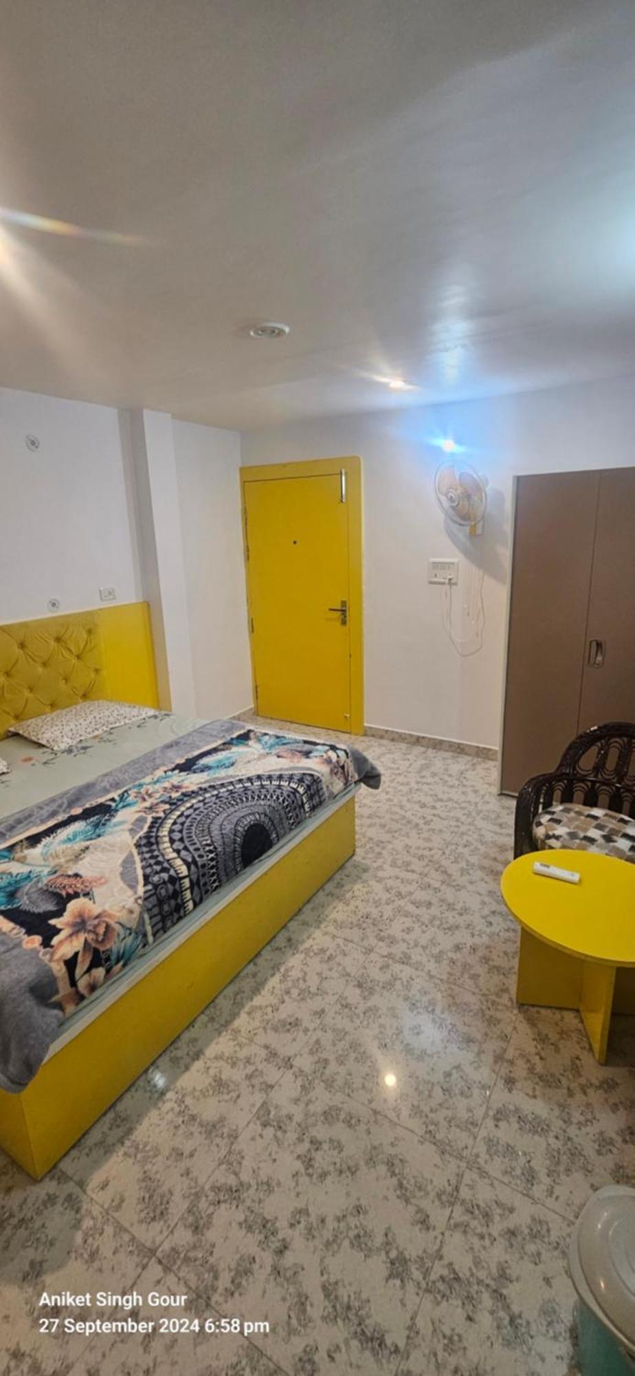 Sunset Backpackers Hostel Орчха Экстерьер фото