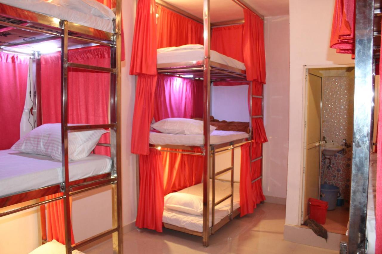 Sunset Backpackers Hostel Орчха Экстерьер фото