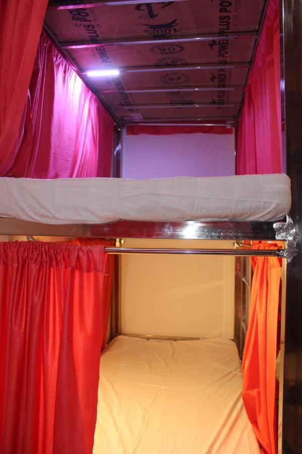 Sunset Backpackers Hostel Орчха Экстерьер фото