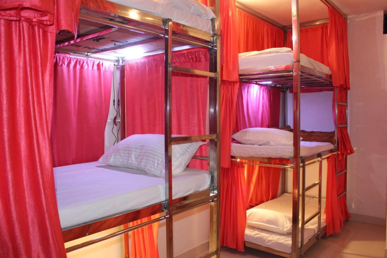 Sunset Backpackers Hostel Орчха Экстерьер фото