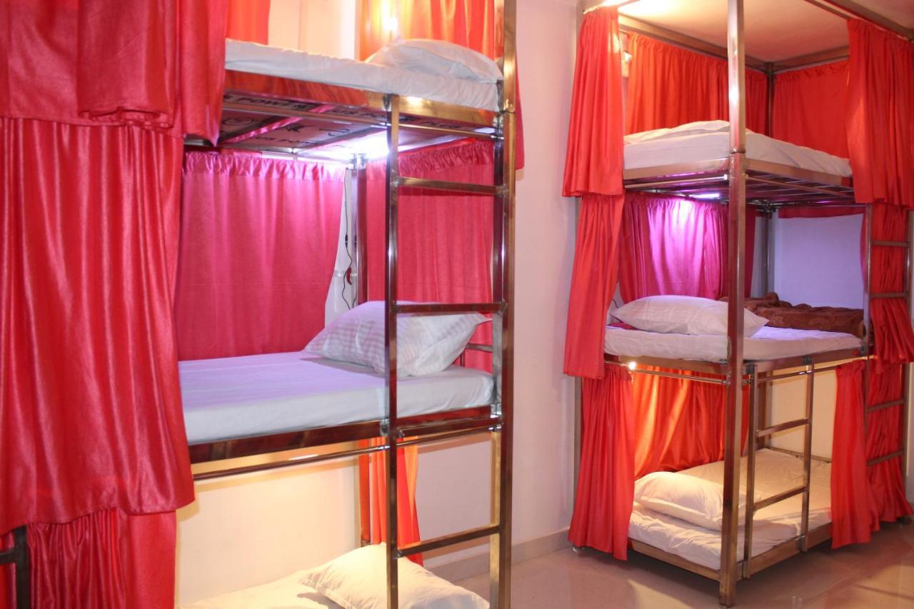 Sunset Backpackers Hostel Орчха Экстерьер фото