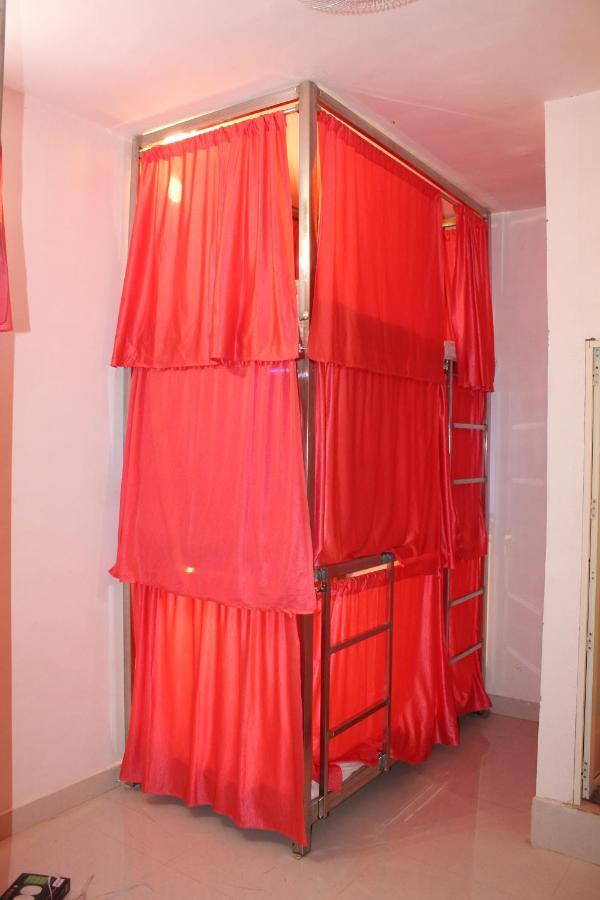 Sunset Backpackers Hostel Орчха Экстерьер фото