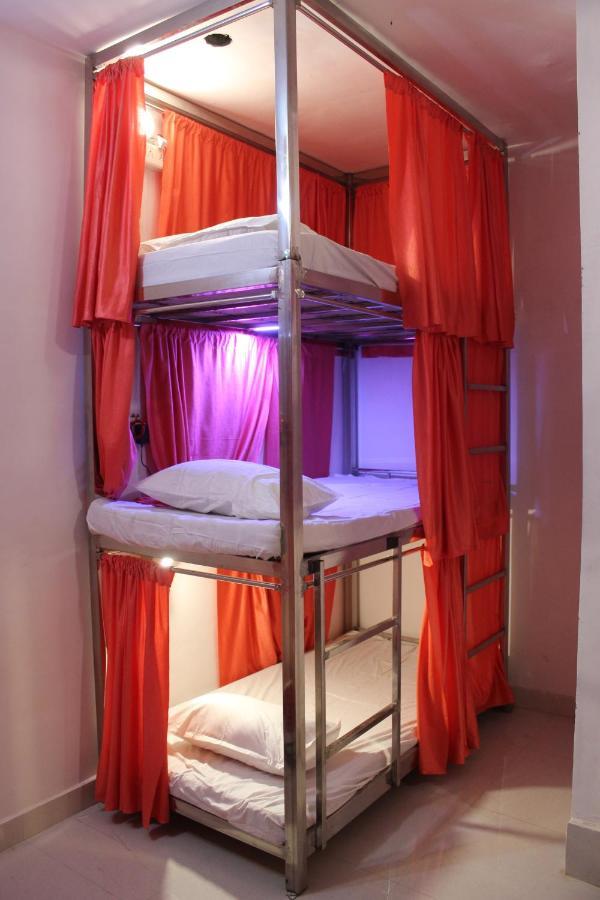 Sunset Backpackers Hostel Орчха Экстерьер фото